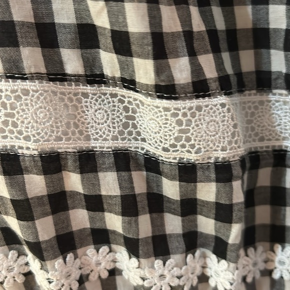 J. Crew Black and White Gingham Daisy Chain SZ M Top with Lace - Picture 5 of 9